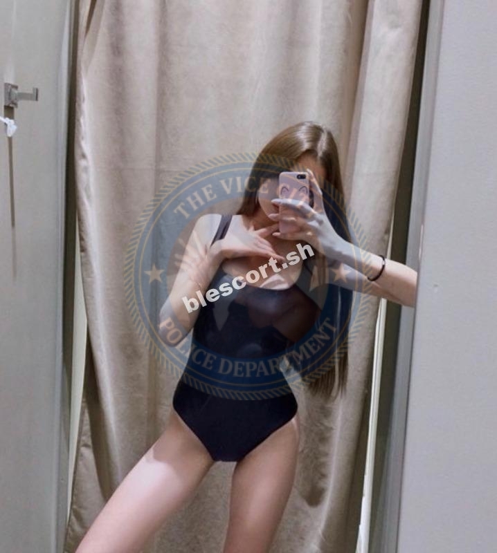 Деревнина Яна - эскортница 2000 г.р. Деревнина Яна - эскортница 2000 г.р.